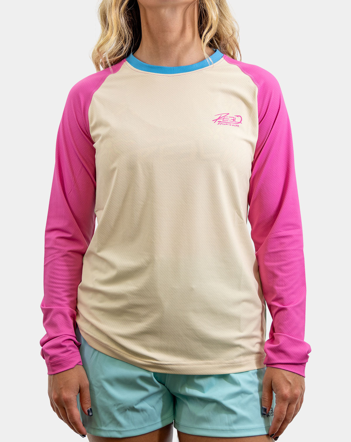 Women's UPF 50 fishing shirt with raglan sleeves performance fabric