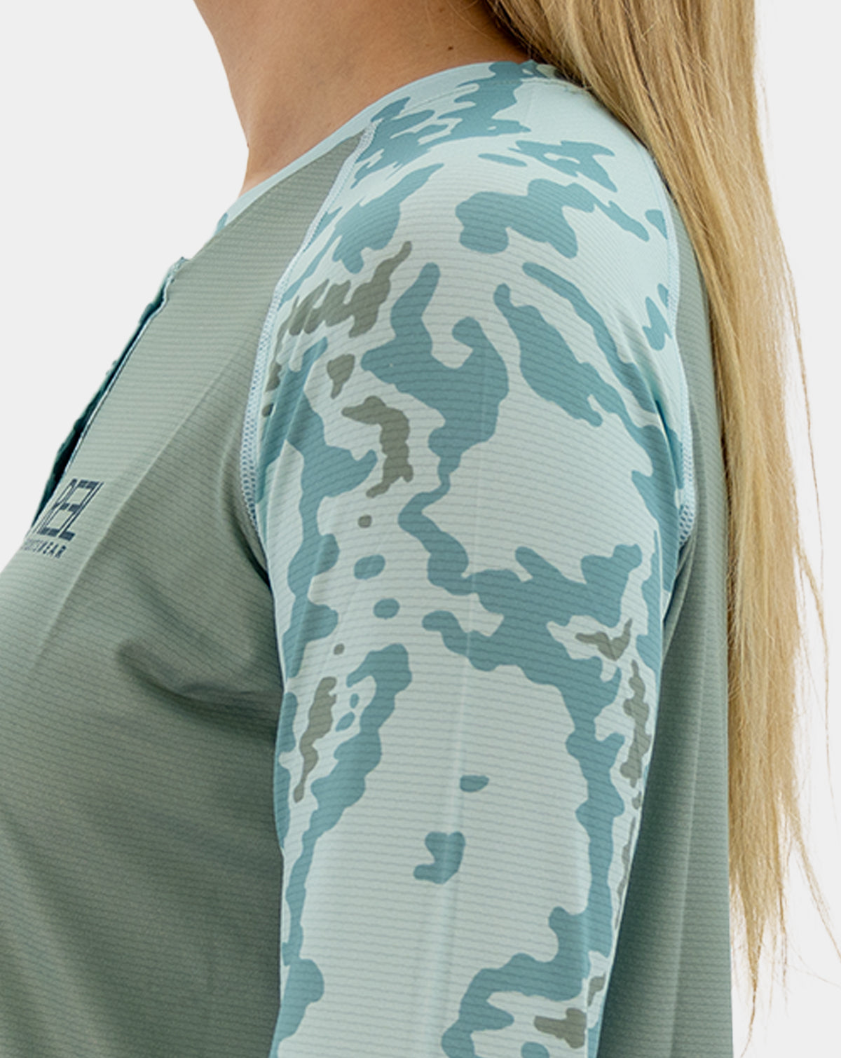Chloe Pro+ Women&#39;s Henley fishing shirt - Reel Sportswear